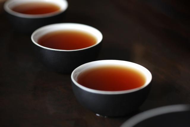 探索茶的神奇功效，降血脂降血压的茶类推荐